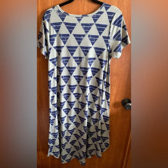 ✂️Used Medium LuLaRoe Carly Dress✂️ - Picture 4 of 5